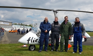 Buergermeister fliegen Gyrocopter